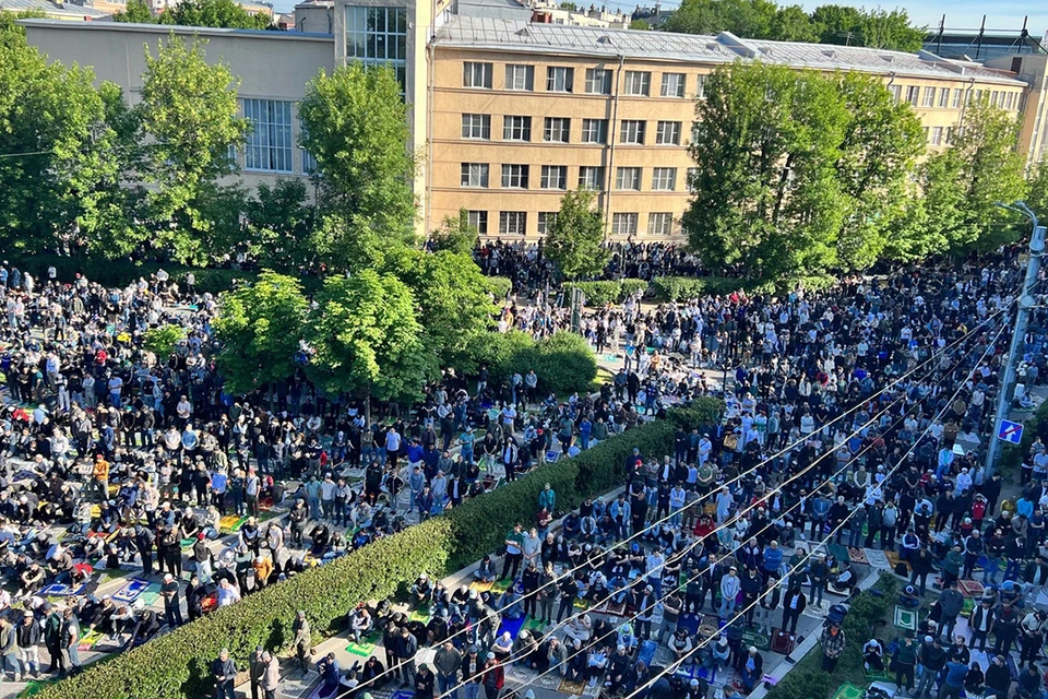 Всего в мечети Петербурга пришли 250 тысяч человек. Фото: ДУМ Санкт-Петербурга и Северо-Запада России.