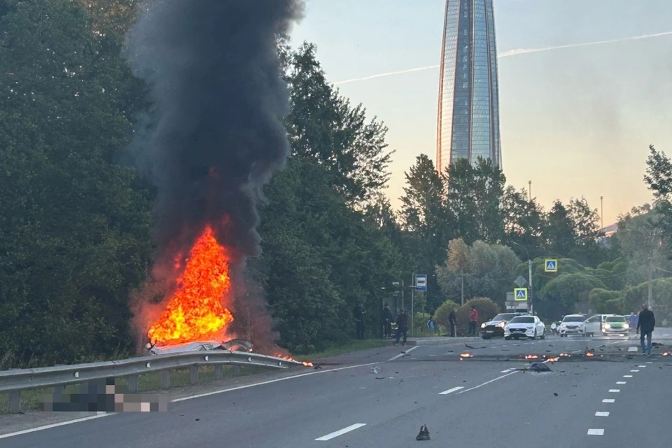 Три девушки погибли мгновенно. Фото: ЧП ДТП Санкт-Петербург/vk.com