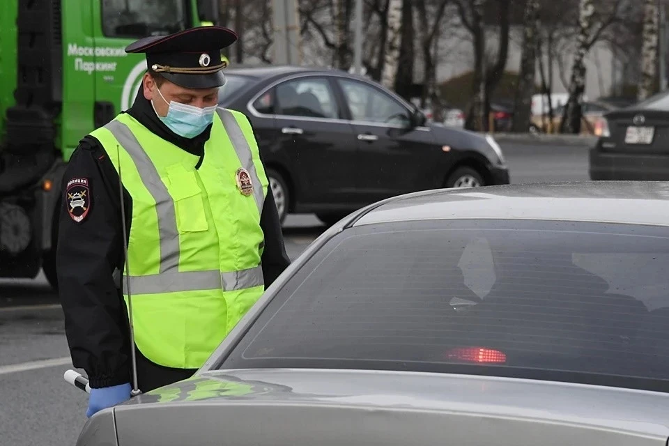 В Подмосковье автоинспекторы спасли задыхающегося ребенка