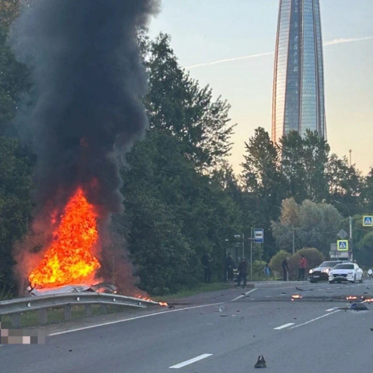 Грозит до 7 лет колонии: Уголовное дело возбудили после страшного ДТП с  Audi инспектора ДПС, в котором погибли три девушки - KP.RU