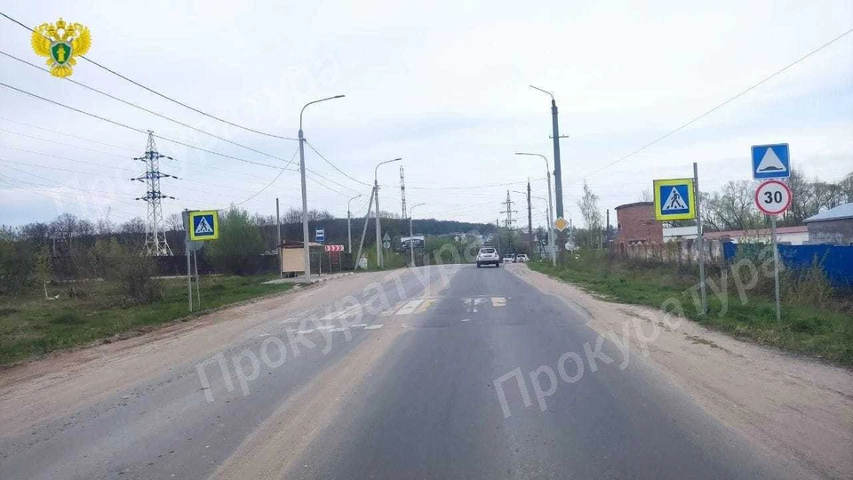 У деревни Барсуки под Тулой проезжая часть дороги содержалась в плохом состоянии