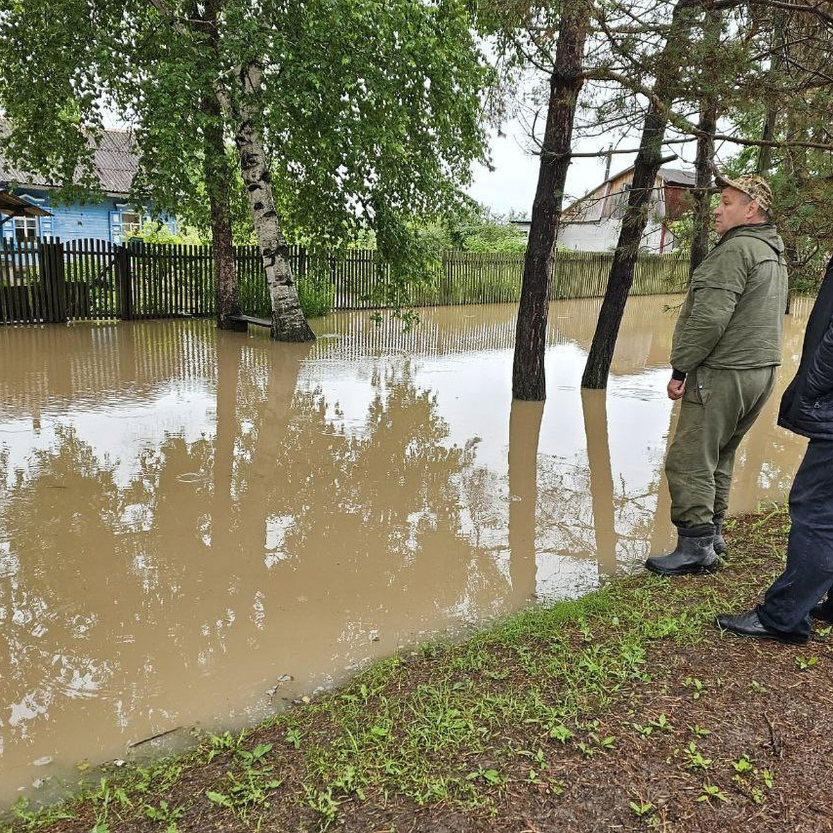 Последствия сильных ливней в Приморье 23 июня 2024 года: затопленные  огороды, размытые дороги, кадры затоплений - KP.RU