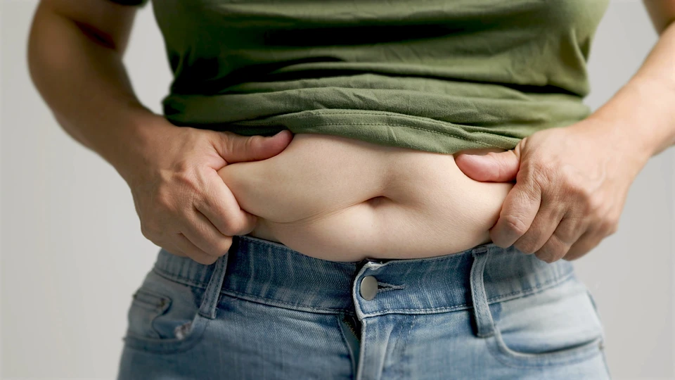Исследование позволило выяснить, что люди с дефицитом гена SMIM1 не только обременены лишним весом, но и часто сталкиваются с другими осложнениями, связанными с ожирением.