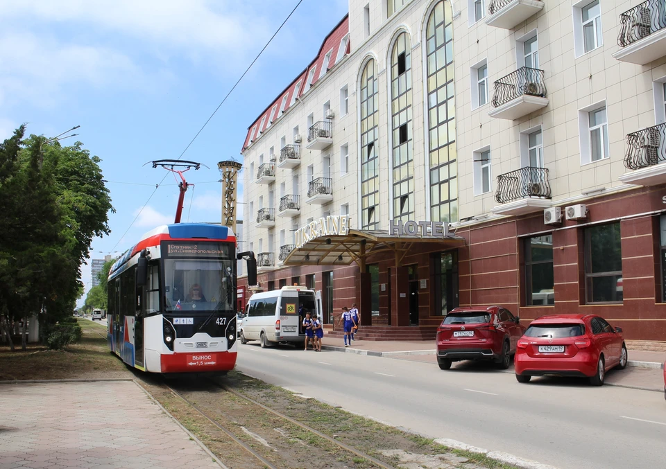 Трамвай - это одна из достопримечательностей Евпатории.