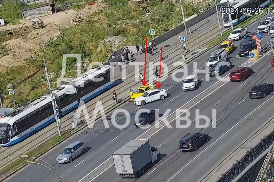 Движение на Дангауэровском путепроводе в сторону ТТК затруднено из-за ДТП
