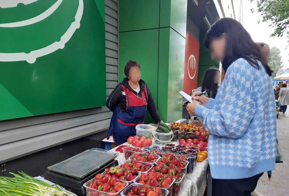 В Заволжье Ульяновска на незаконных торговцев составили семь протоколов | ФОТО: администрация Заволжского района Ульяновска