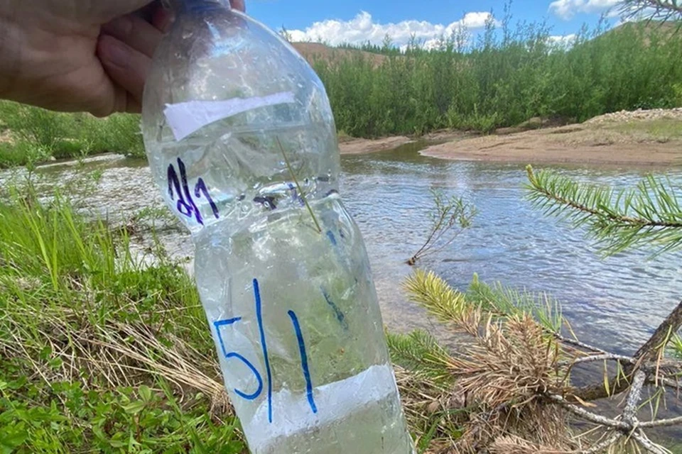 Спустя три дня вода в реке была уже чистая Фото: Минэкологии Якутии