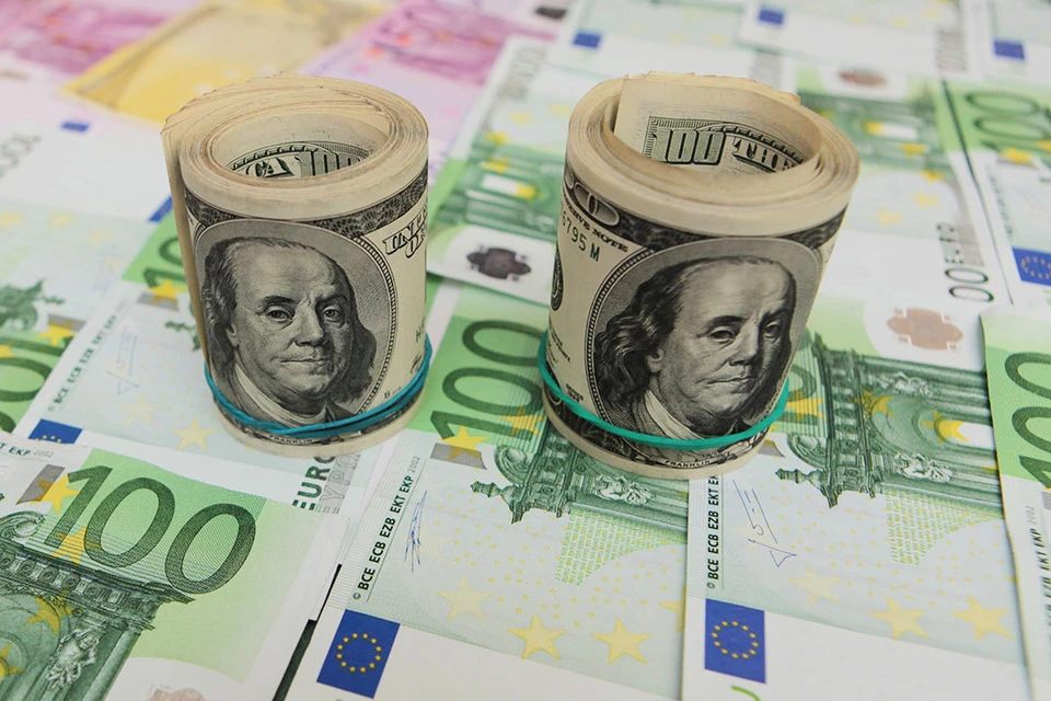 Нацбанк Беларуси повысил курс доллара и курс евро на 2 июля 2024 года.