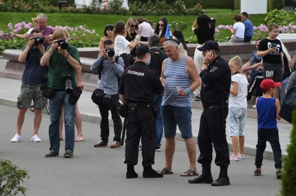 Хабаровчанин надел полицейскую форму и пошел на разборки Фото тематическое