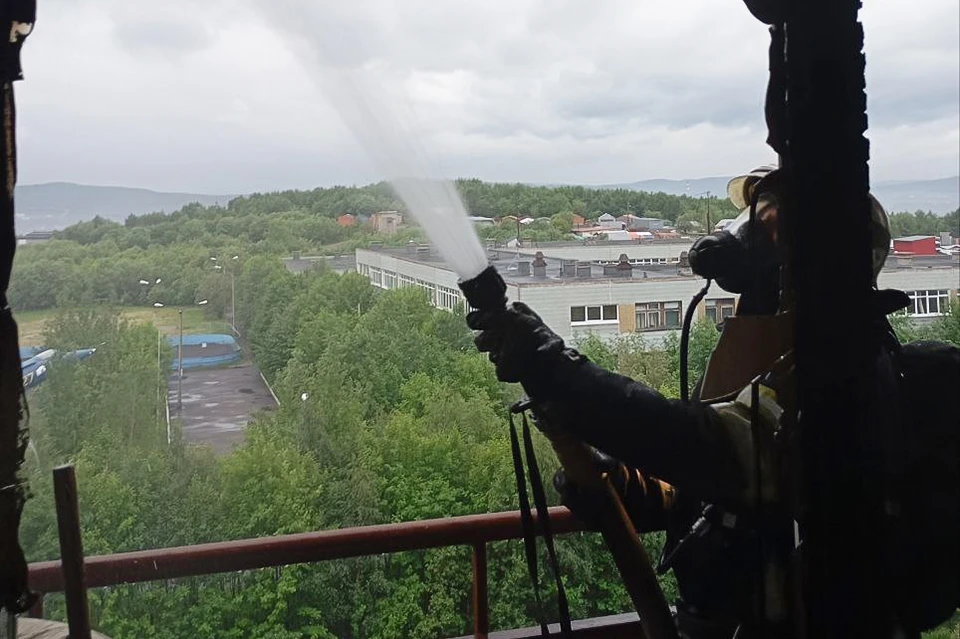 Причины и ущерб от возгорания устанавливаются. Фото: Управление по ГОЧС и ПБ Мурманской области / vk.com/murman01