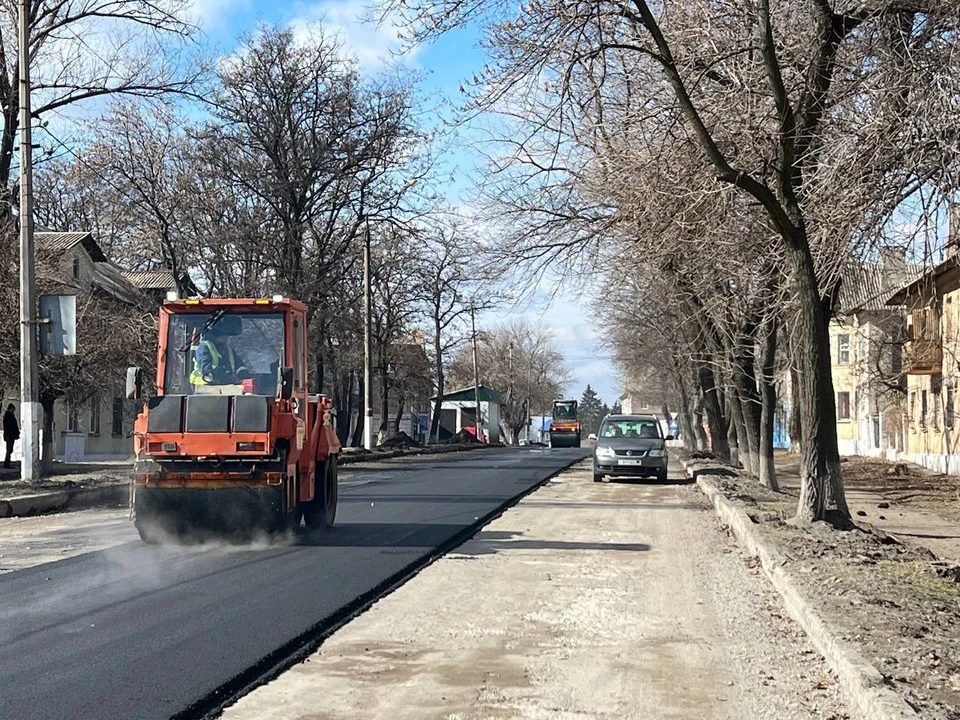 В Горловке людей хоронят в траншее, не закапывая (видео)