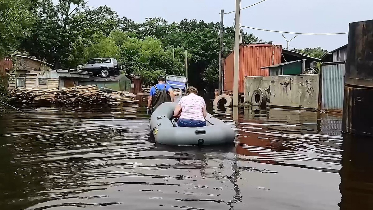 Остаются затоплены 109 домов: вода из Дальнереченска уходит, но неторопливо  - KP.RU