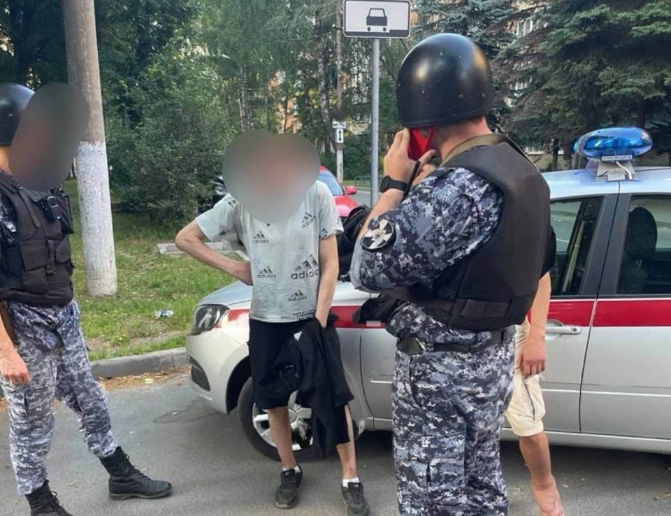 Устроившие драку на улице Оборонной в Туле задержаны. Фото: ТГ-канал «Тула Жесть».