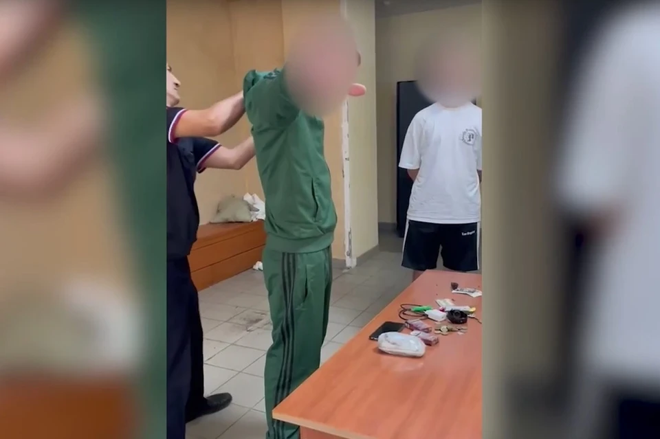 Наркотики и сотовые телефоны пытался перебросить воронежец в колонию Липецка