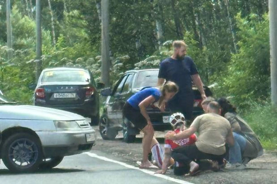 Фото: "Подслушано в Ярославле". Две велосипедистки на тандеме попали под колеса на окружной дороге