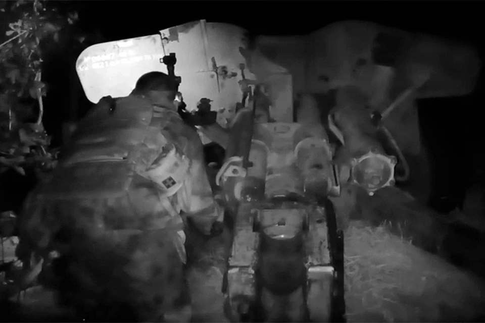 Минобороны России демонстрирует кадры боевой работы расчетов 100-мм противотанковых орудий «Рапира» Тульского соединения ВДВ.