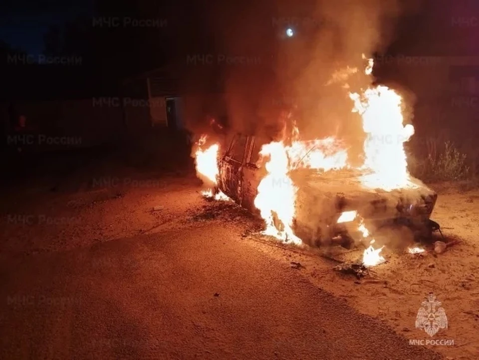 В Людиново сгорел автомобиль