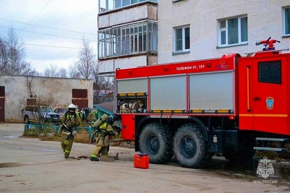 Огонь вспыхнул, людей эвакуировали: в Якутии произошел пожар в жилом доме Фото: ГУ МЧС России по РС(Я)