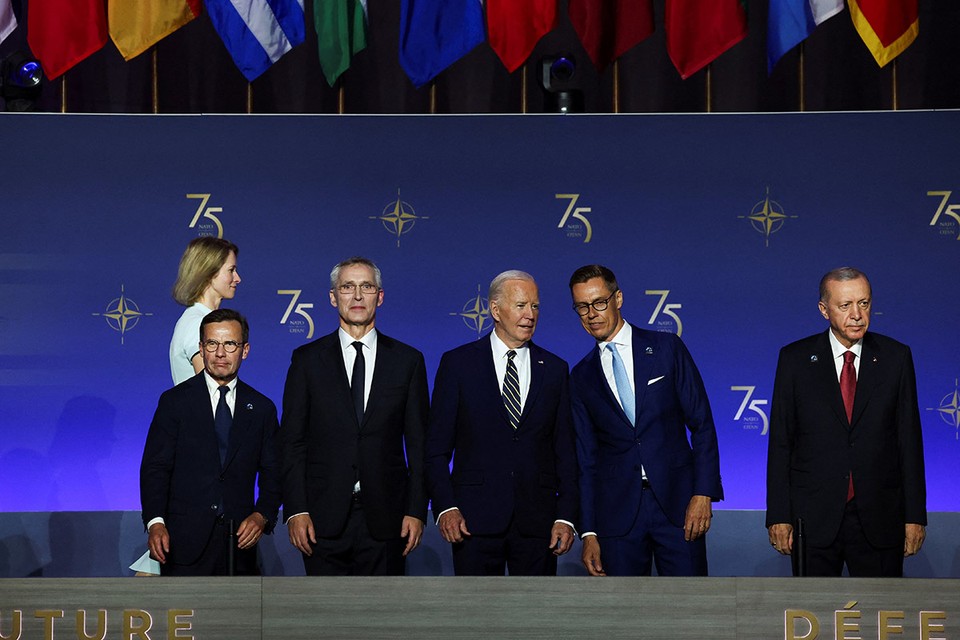 На саммите НАТО склоки из-за денег: в альянсе спорят, кто и сколько должен платить