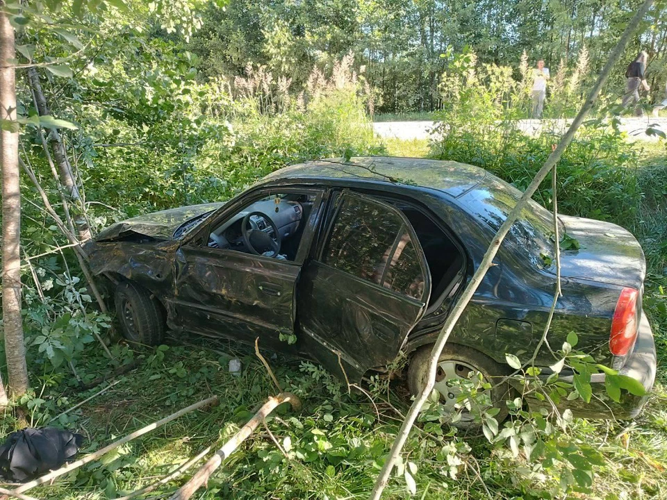 В Калужской области 17-летняя девушка за рулем «Хендая» врезалась в дерево и погибла