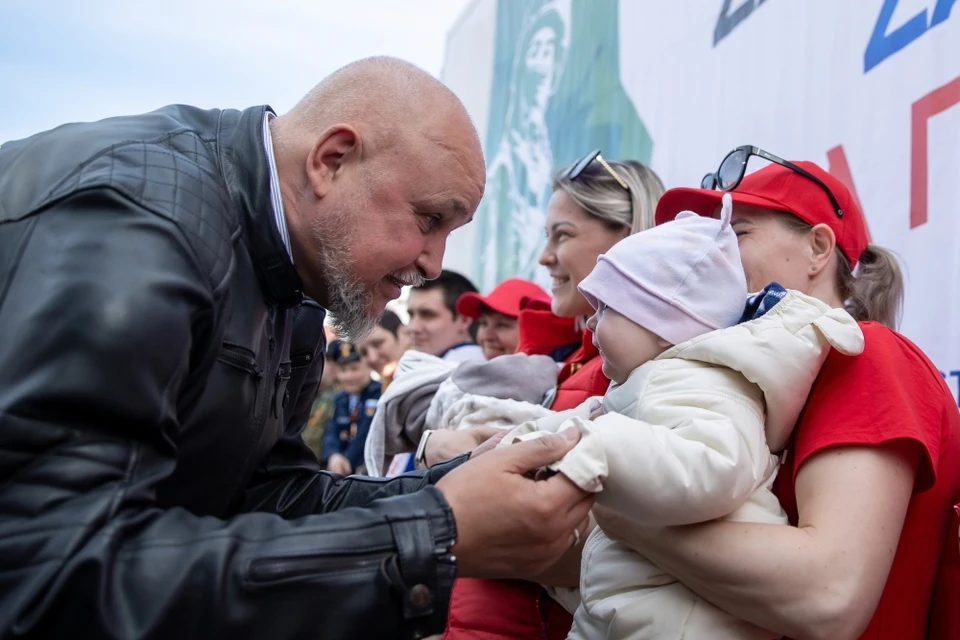 Сергей Цивилев поможет увеличить экспортные поставки угля из Кузбасса ради будущего наших детей. Фото - АПК.