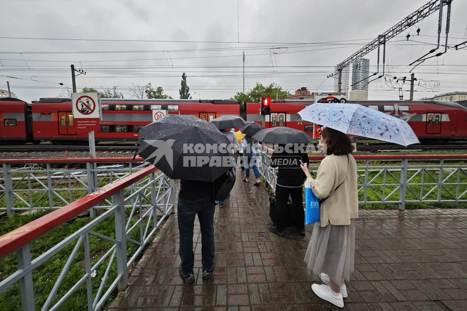Во время грозы порывы ветра могут усилиться до 17-22 метров в секунду