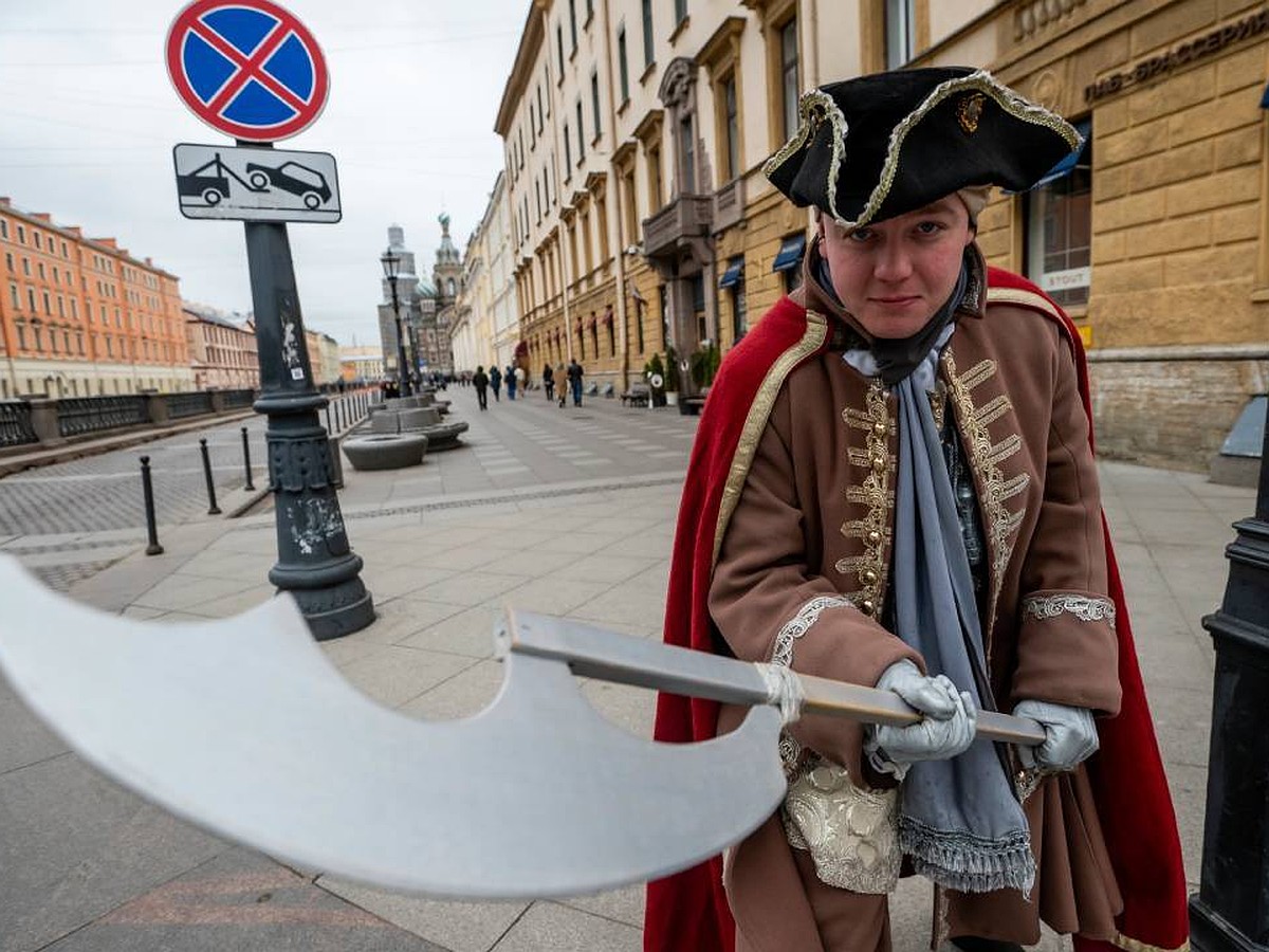 С Петра Первого - 30 тысяч рублей в день»: Как ряженые аниматоры разводят  туристов в Петербурге - KP.RU