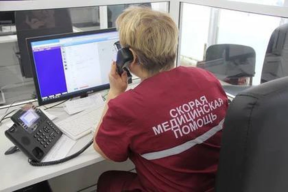 На месте работали медики скорой помощи