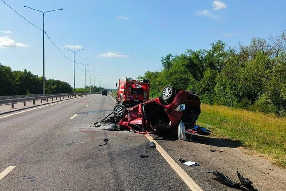В ЛНР в период с 20 по 21 июля произошло девять автоаварий, которые унесли жизни одного человека, а еще 12 — получили травмы. Фото - ГАИ ЛНР