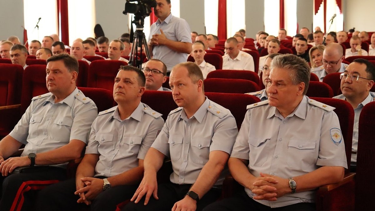 В Свердловской области наградили участников поисков подростков, пропавших в  лесу - KP.RU