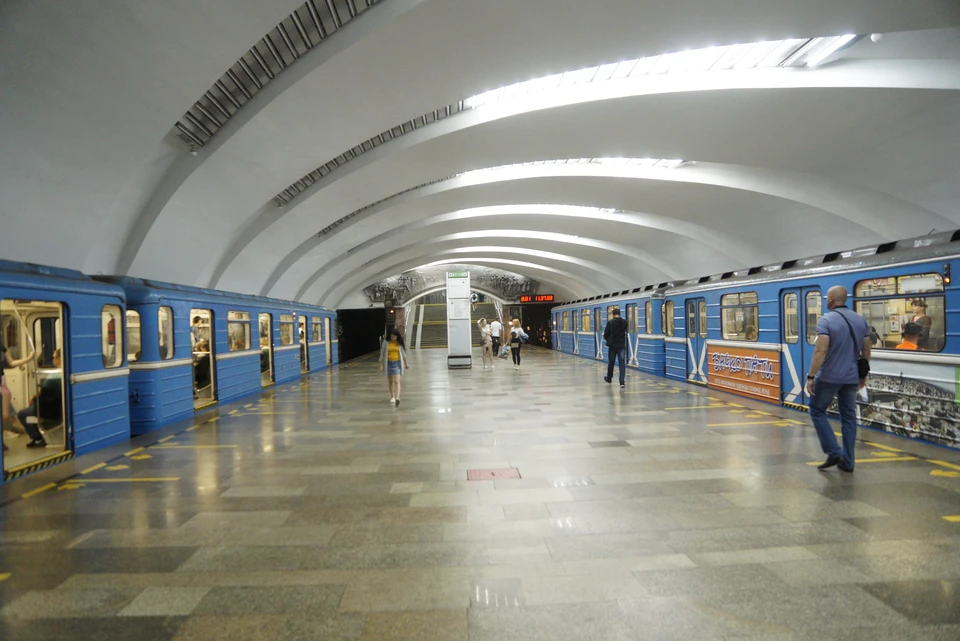 Потолок дал течь на станции метро «Ботаническая»