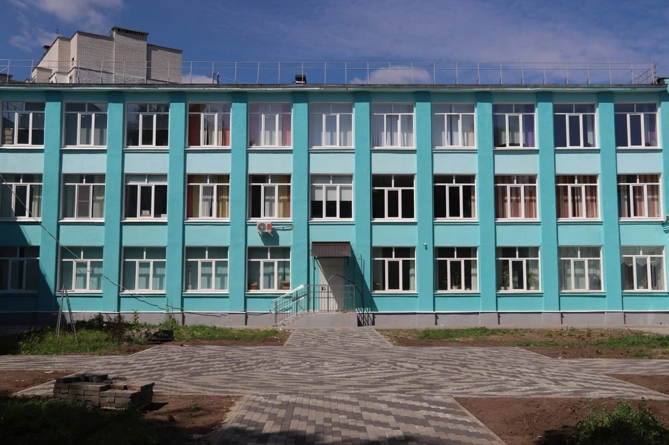 Городской голова проверил, как продвигается ремонт в двух калужских школах