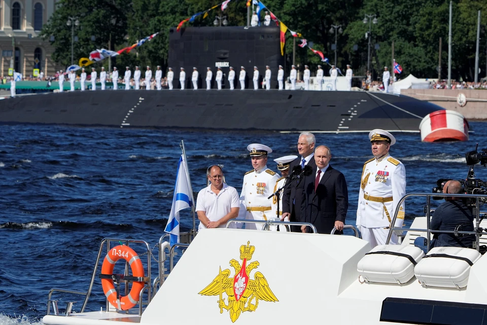 Владимир Путин посетил Александро-Невскую лавру в Петербурге