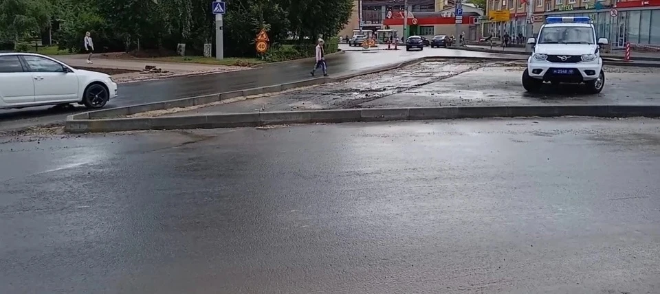 Островки безопасности появились на площади Победы в Калуге