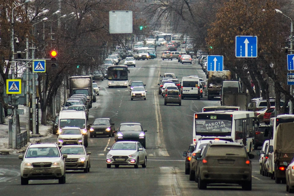 Ограничения затрагивали и работу общественного транспорта