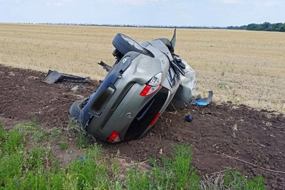 29 июля примерно в 14:10 в Станично-Луганском районе 39-летняя женщина погибла в ДТП. Фото - ГАИ ЛНР