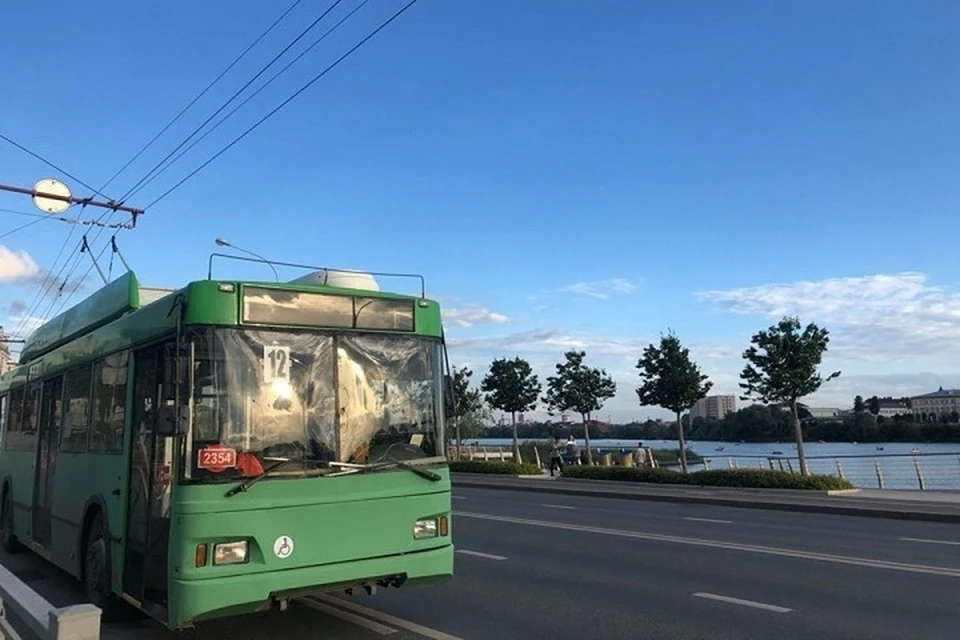 По измененным маршрутам этот транспорт будет передвигаться, пока с улиц не уйдет большая вода.