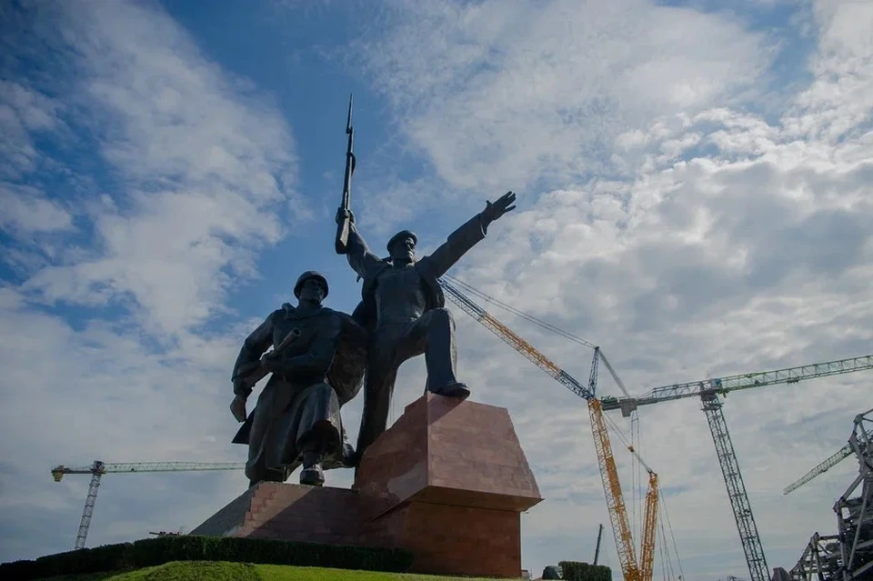 Возле знаменитого памятника построят новый музей героической обороны 1941-1942 гг. Фото: архив "КП"