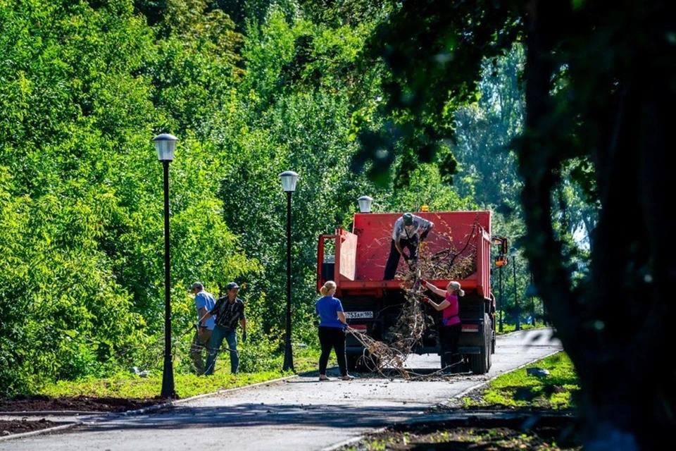 В Макеевке ДНР завершаются работы по благоустройству Аллеи Победы. Фото: Стройкомплекс Югры