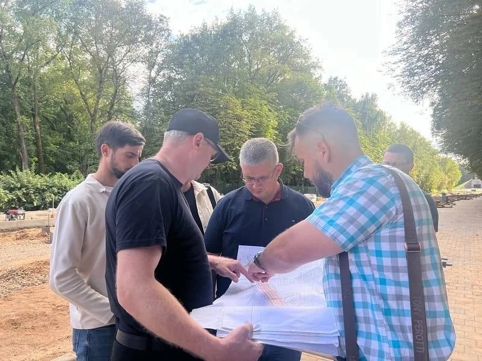 Стало известно о ходе работ по благоустройству Реадовского парка.