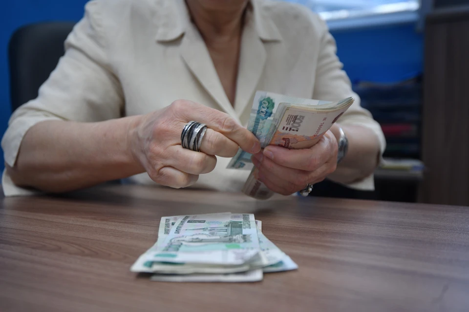 Екатеринбурженка потеряла 1,7 миллиона рублей в результате интернет-знакомства.