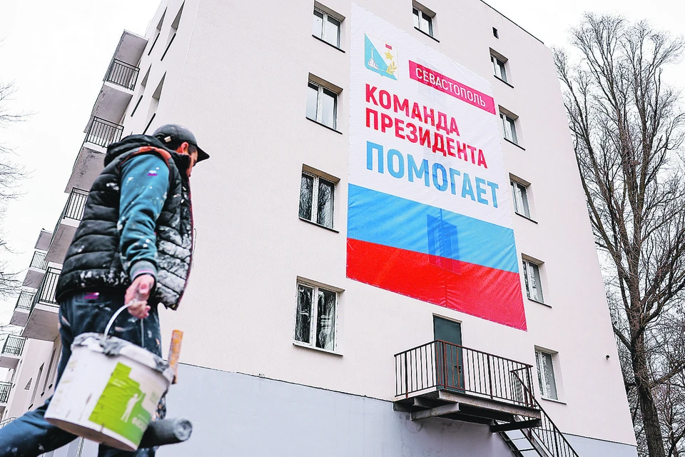 Отремонтированное здание общежития колледжа. Ремонт произведен за счет правительства города Севастополя. В общежитии были полностью обновлены жилые комнаты, санузлы, закуплена новая мебель, оборудование для столовой.