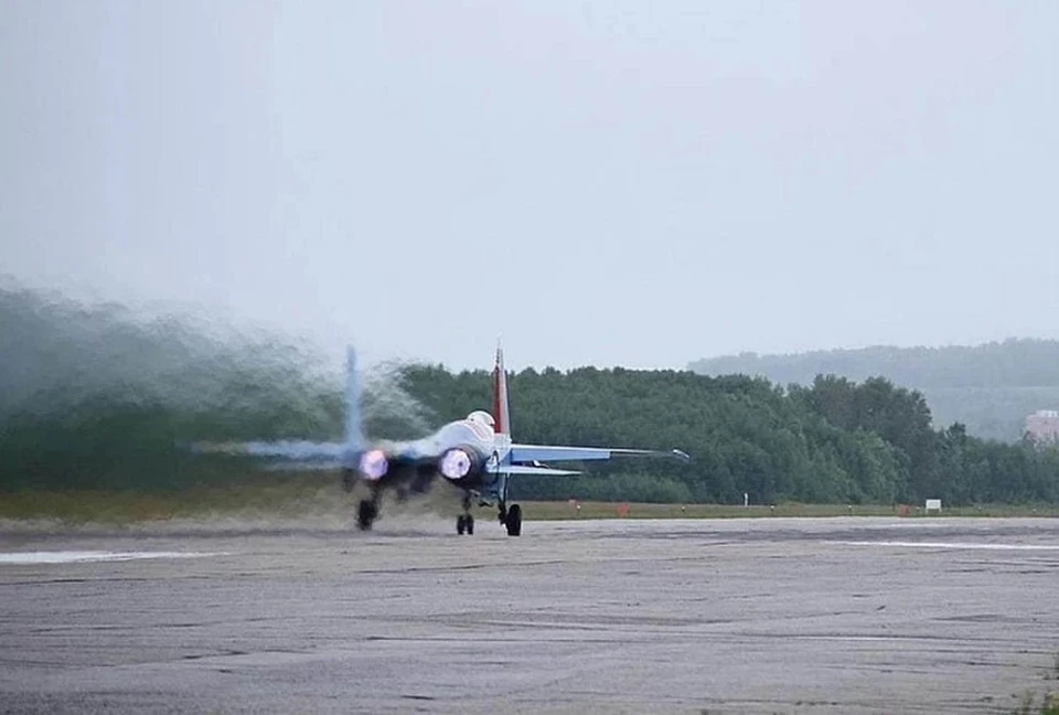 Су-30СМ и Су-35С нанесли ночной удар авиабомбами по ВСУ в Курской области