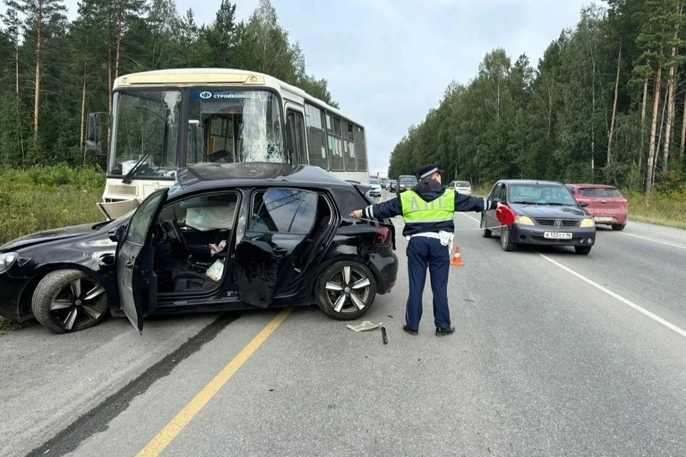 ДТП произошло утром 14 августа на седьмом километре трассы Первоуральск – Шаля. Фото: ГИБДД Свердловской области