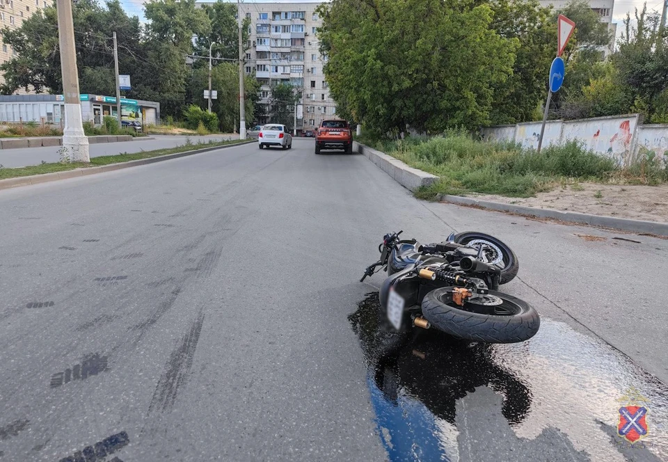 Водитель "Хонды" погиб.