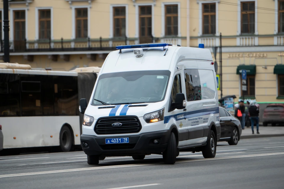 Полиция задержала двоих подозреваемых.