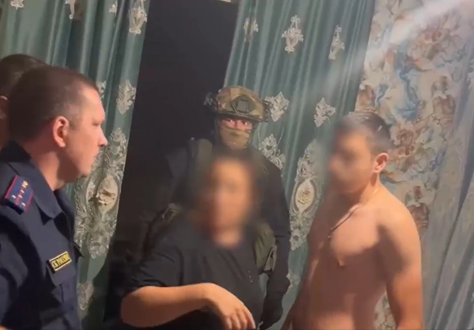 Братьев задержали полиция и СОБР.