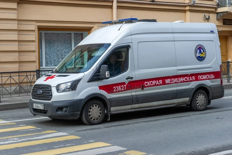 Мигрант погиб на производстве в Петербурге.