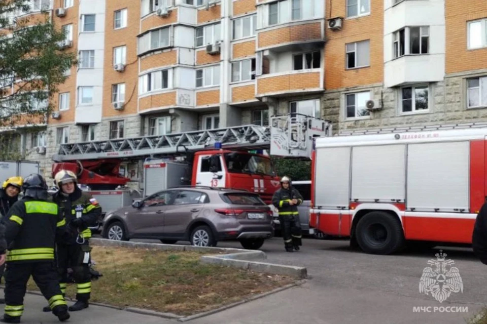 Один человек погиб при пожаре в жилом доме на севере Москвы