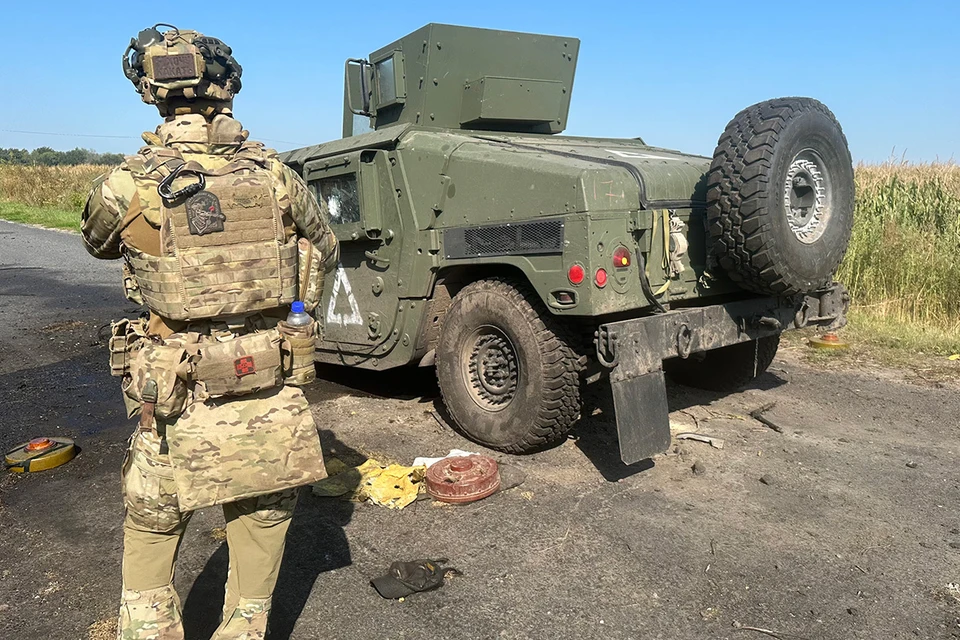 Украинские военнослужащие, пытающиеся вторгнуться в Курскую область, за прошедшие сутки потеряли более 400 человек.